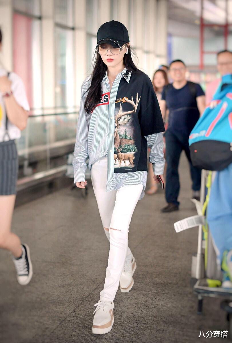 八分穿搭|李小璐真没“妈妈样”，穿蓝色薄纱裙青春靓丽，减龄温柔