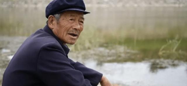 河南|全身黑中发绿！2003年河南老汉钓到“怪鱼”，专家怎么说？