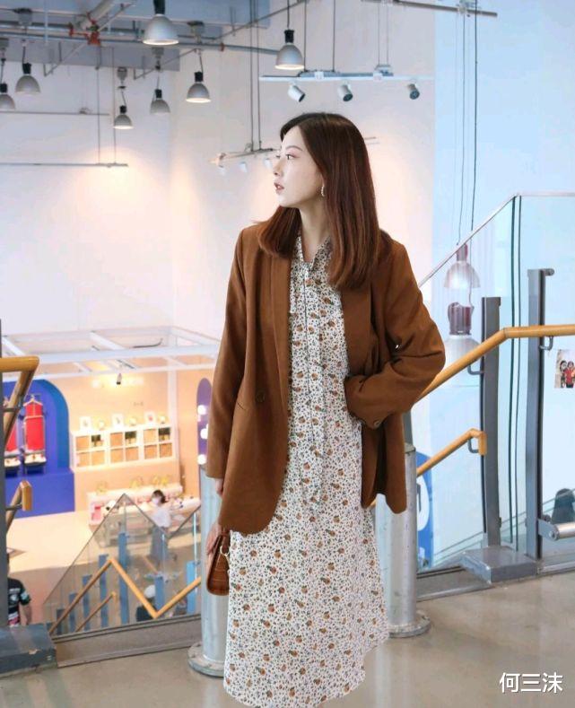 何三沫|小个子女生想要穿出高级感,并不是一味地扮嫩,优雅穿搭就很好看