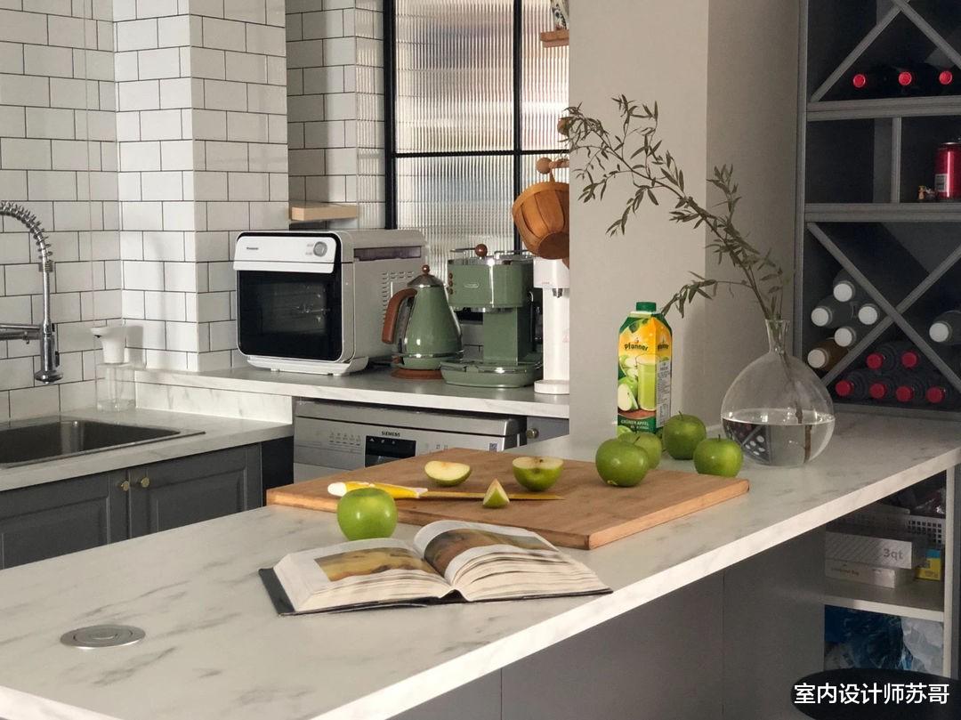 120平的四口之家，竟然没有一个柜子？但收纳功能十分的强大