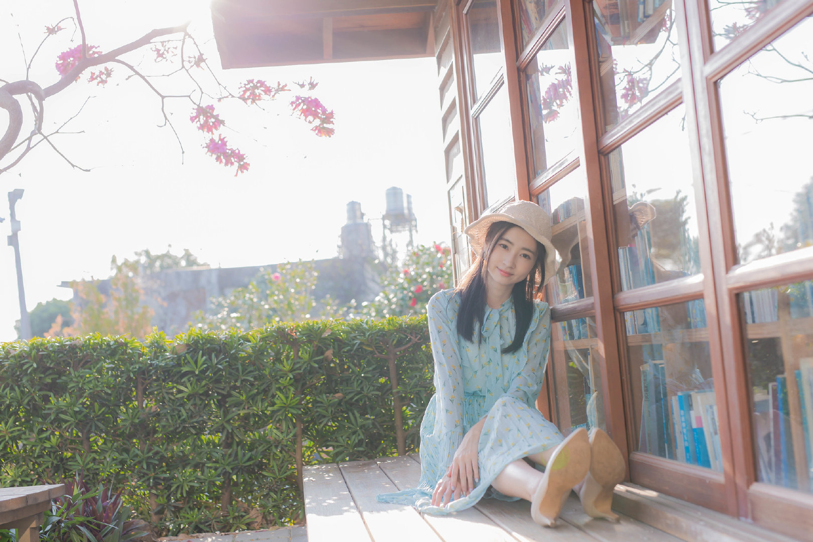 小范儿说穿搭|夏天入手一件碎花裙，感觉整个夏天都温柔起来了
