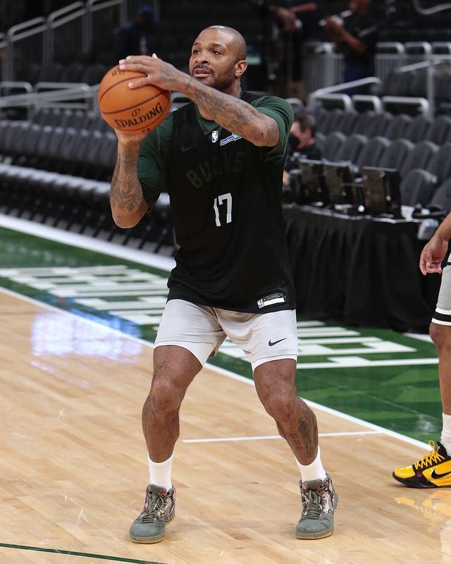 陈博主潮物Sneaker|NBA球员上脚:杜兰特和利拉德很帅气,匡威配色最好看