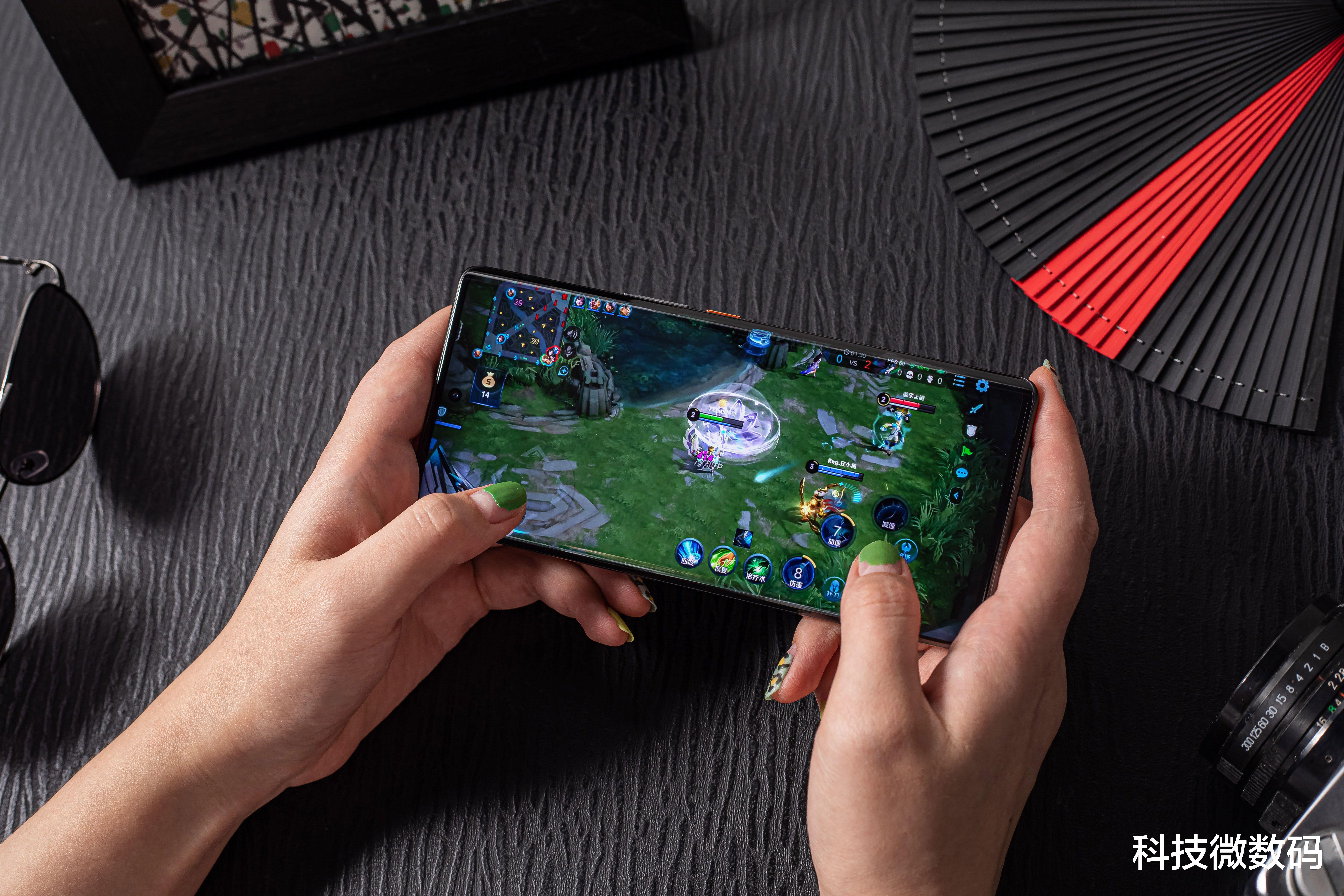 iqoo8|iQOO 8 Pro性能实测!跑分超85万太强悍,游戏、充电再加分