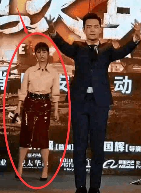 明星|杨紫身高167，黄晓明179，二人同框后，谁撒谎了一目了然