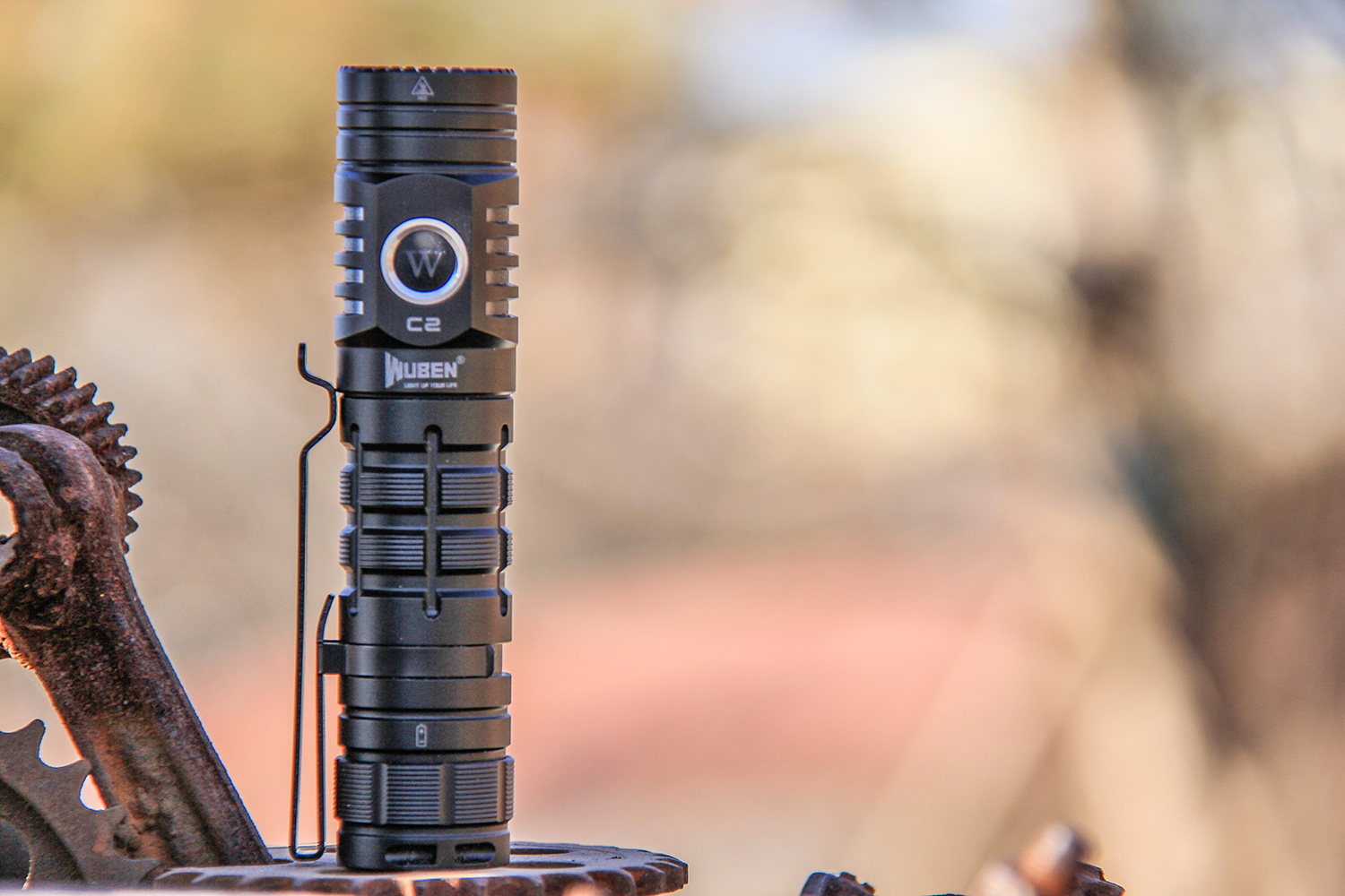 电池|明亮便携颜值高,手电就选务本新品C2