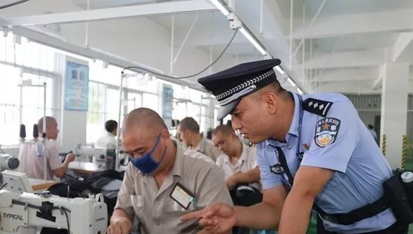 草莓小肉丝|入狱劳改15年监狱给交社保吗,62岁刑满出狱后能否领到养老金?