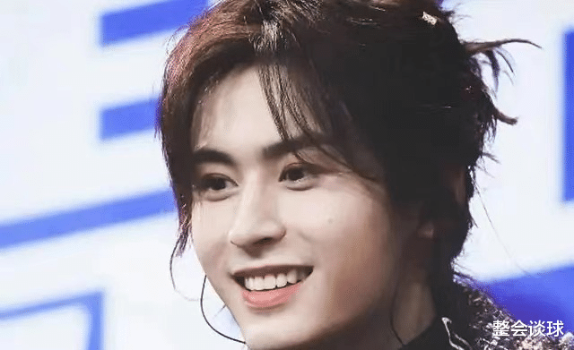 王一博|?王一博成抬咖工具人？ 《山河令》停更，张哲瀚发文引发争论？