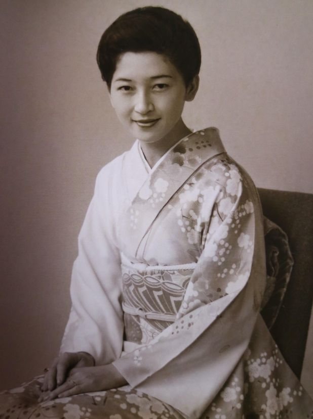 后代 日本皇太后基因太强，后代全是眯眯眼，王妃再美都无法挽回低颜值