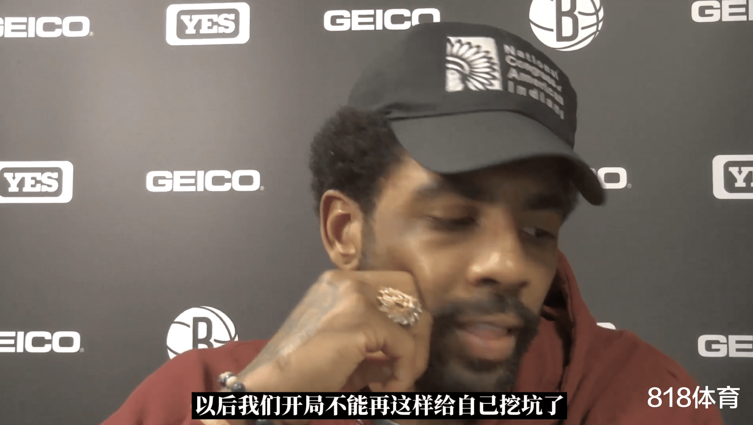 凯里·欧文|斋月没完! 欧文赛后采访先扒两大口饭: 抱歉啊! 刚打完比赛饿死哥了