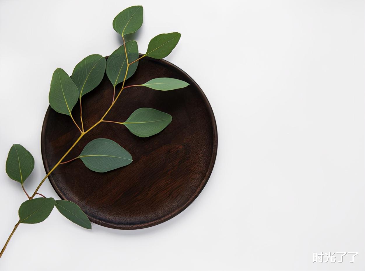 时光了了|男人眼里,这三种肢体行为,特别迷人