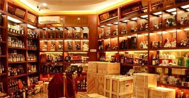 曹德旺|曹德旺：豪宅占地5亩，地下室藏满茅台酒，为何3个子女却不愿来住