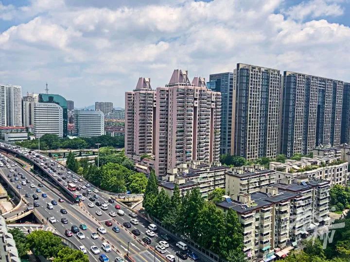 杭州|“卖掉一套房，走上人生巅峰”流传，你愿意卖掉房子住回老家吗？