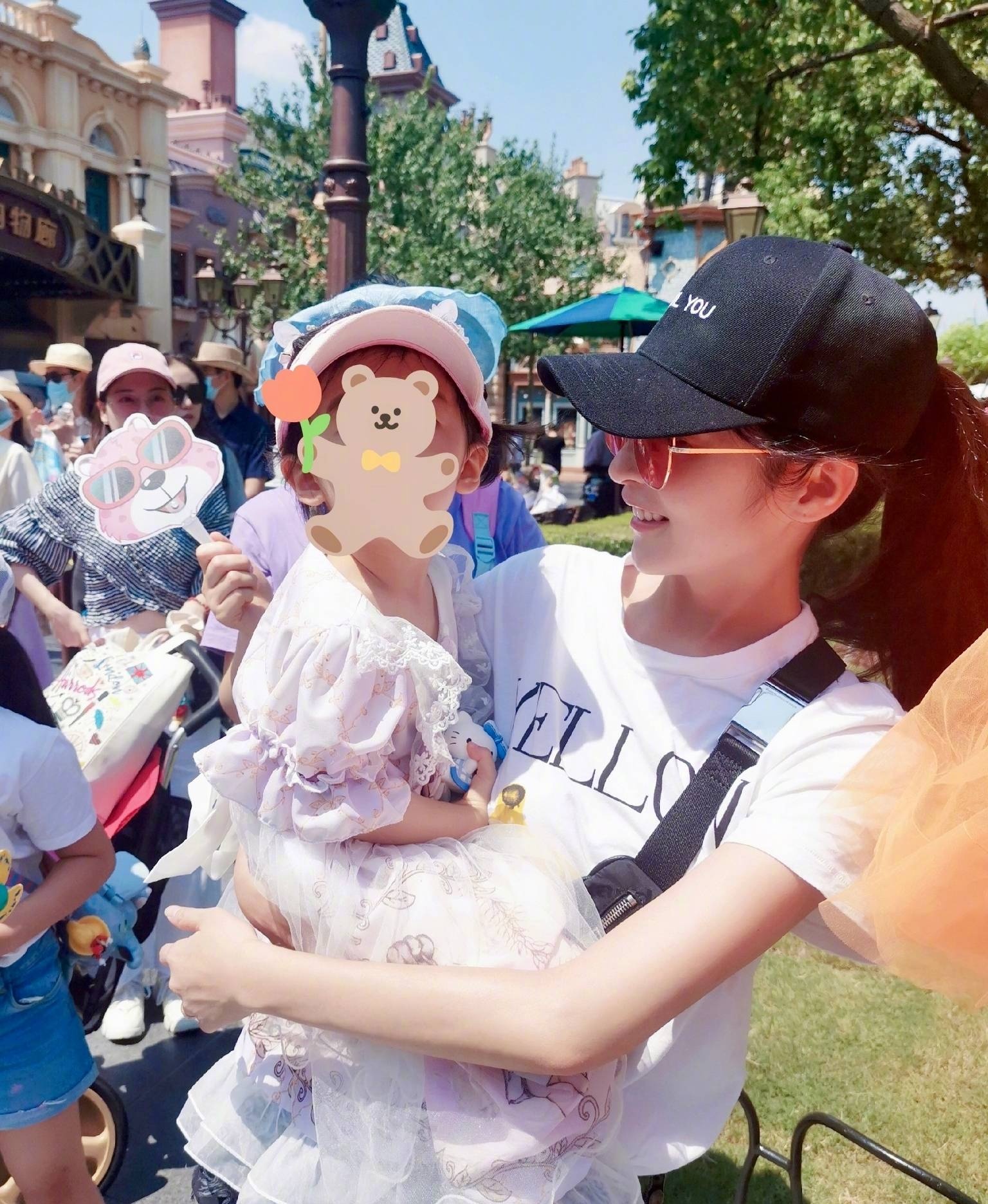 颖儿|颖儿带闺女到剧组和老公一同庆生，付辛博大方献吻，颖儿一脸甜蜜