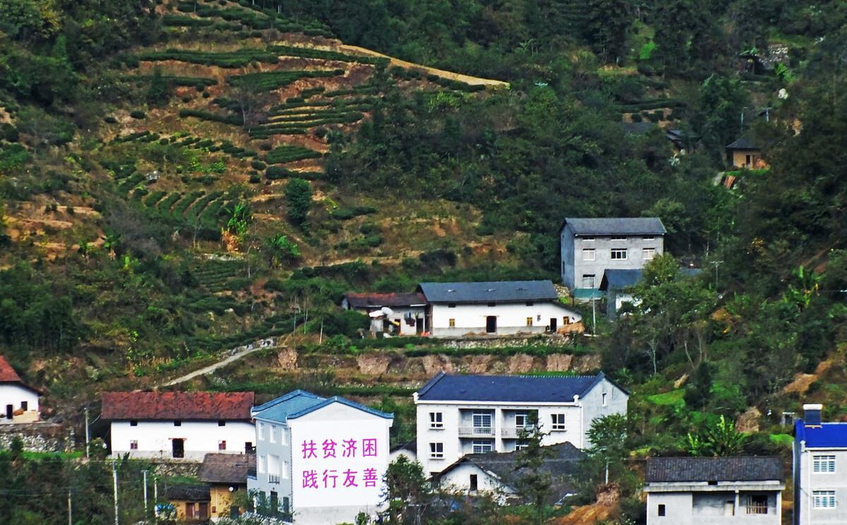 房产税|宅基地升值,为何有人说一定别回农村建房?3个原因太有道理了