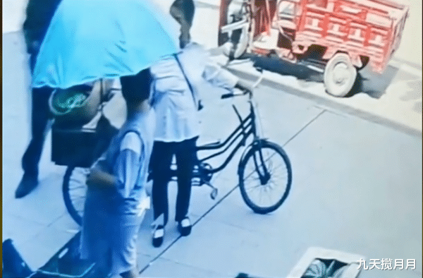 九天揽月月|热议!6旬老人辛苦卖菜3天,女子用假币换走,警方百公里追捕