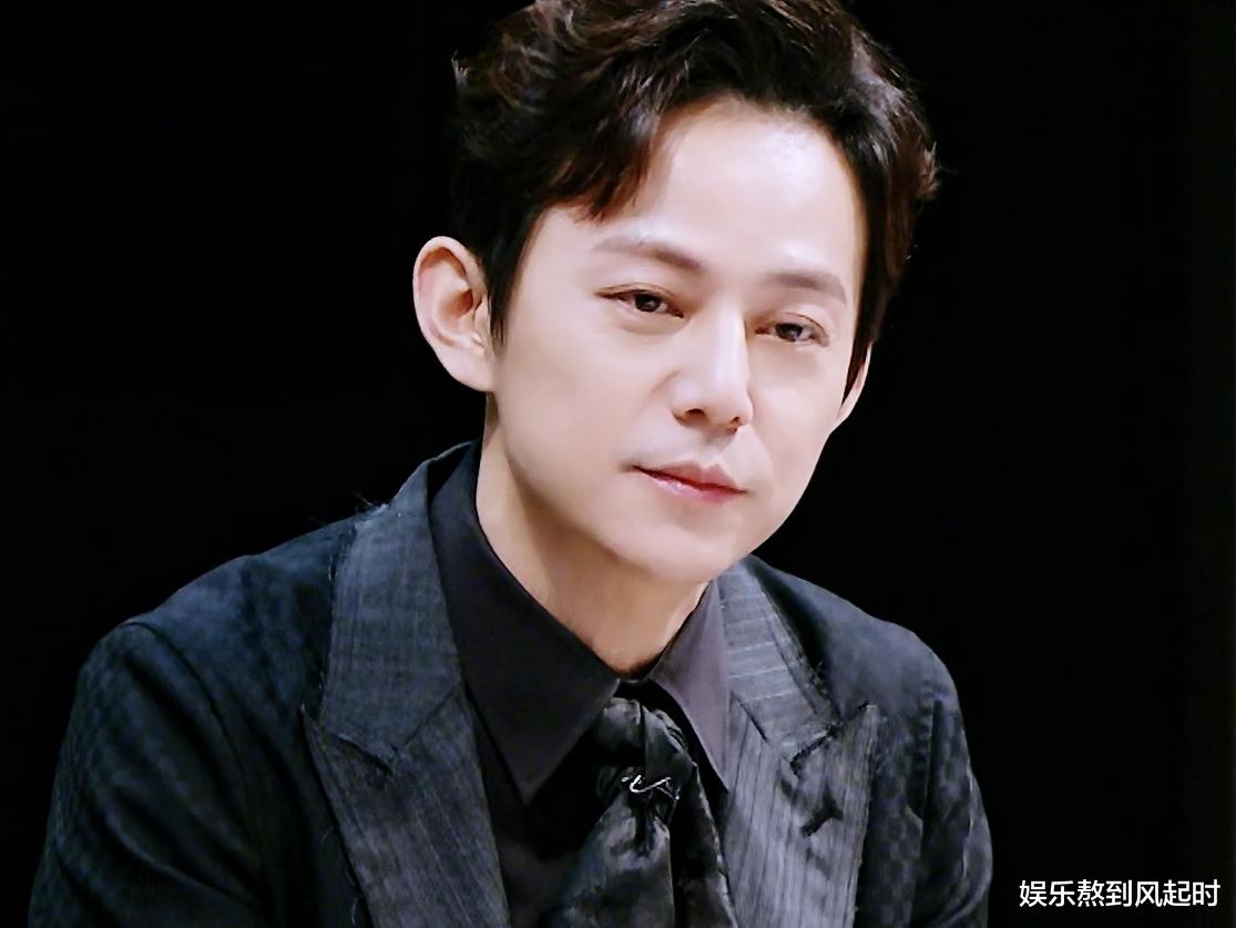 老人与狗|?何炅父亲被强制执行！40万欠款竟无力偿还，何老师也成老赖之子