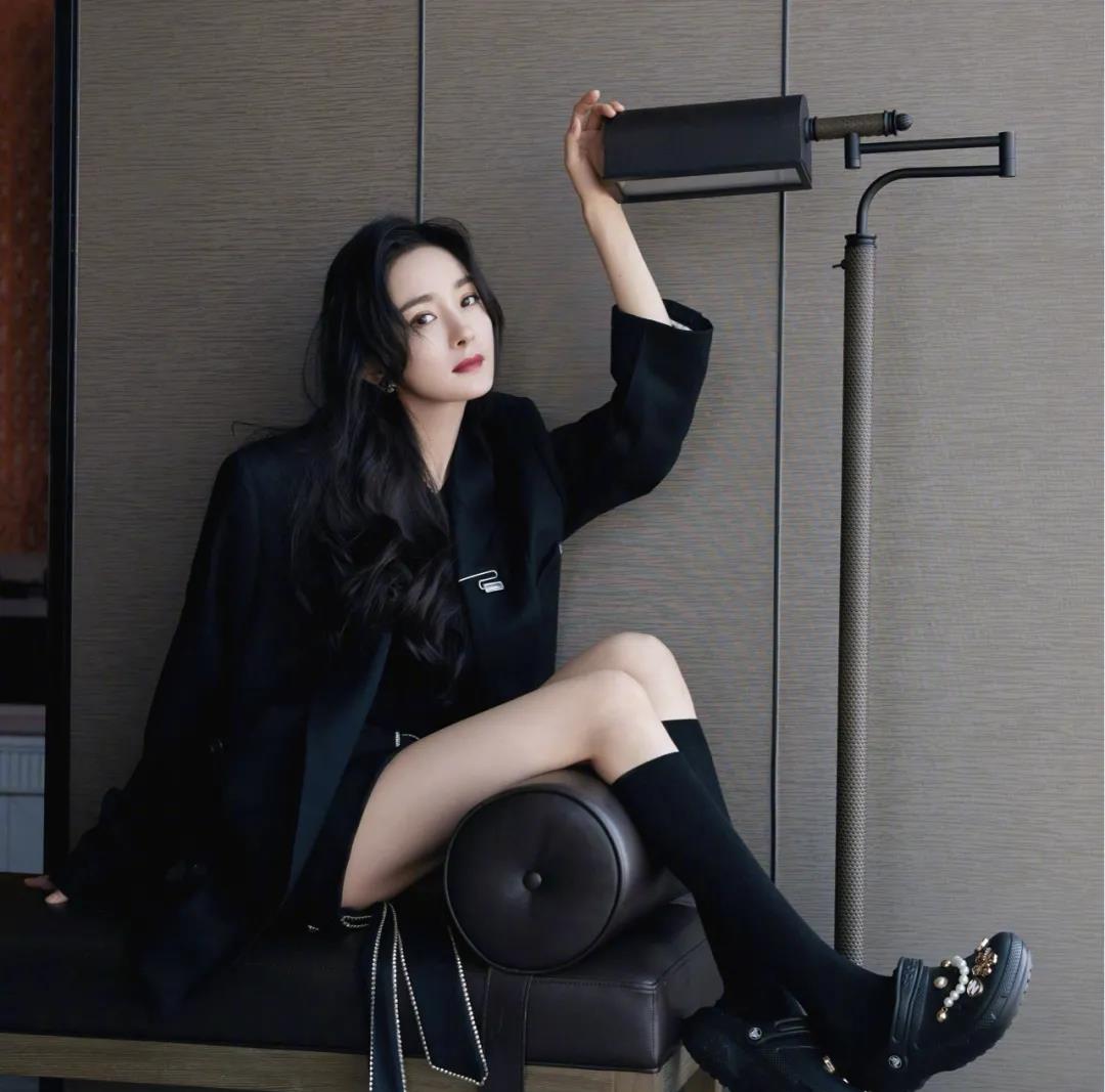 鞠婧祎|最新小八卦，王紫璇陈国富，赵露思，杨幂，毛晓彤，谢娜