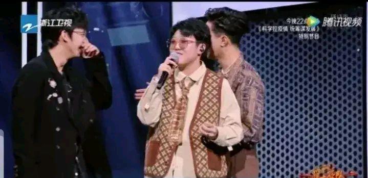 王菲|《闪光的乐队》第二期:王靖雯当场表白唐汉霄,她的戏份最多