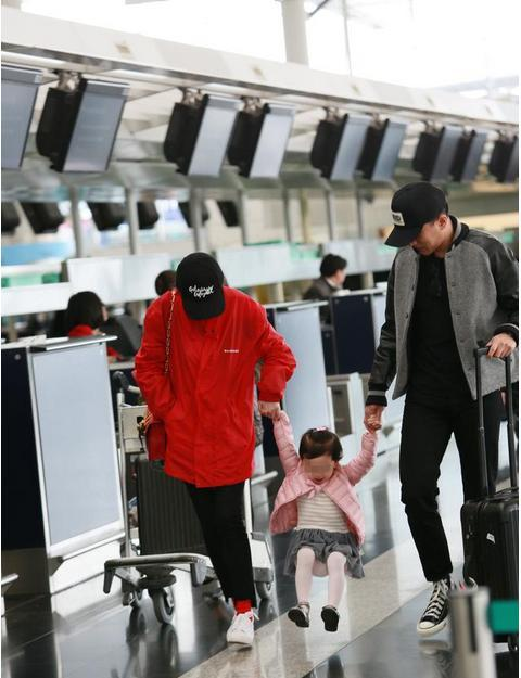 杨幂|杨幂晒照因争议上热搜，曾被王思聪评论最想娶的女人，过得还好吗？