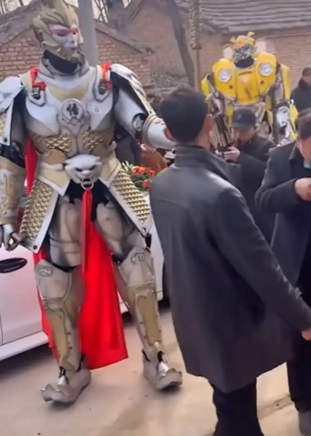 紫霞仙子|大黄蜂和齐天大圣来迎亲,网友:弄得我也想结婚了!