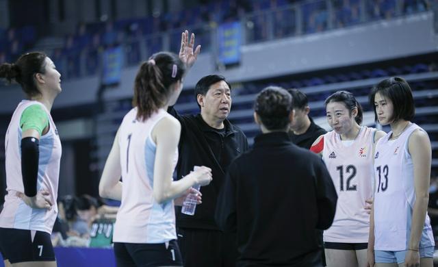 德維恩·韋德|王藝竹11扣3中，袁心玥扣丟賽點，王夢潔狀態(tài)差，李盈瑩孤木難支