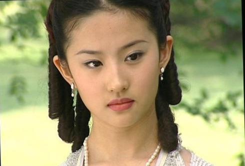 刘亦菲|一共仅有四部电视剧，却一直处在顶流位置，刘亦菲到底凭什么？