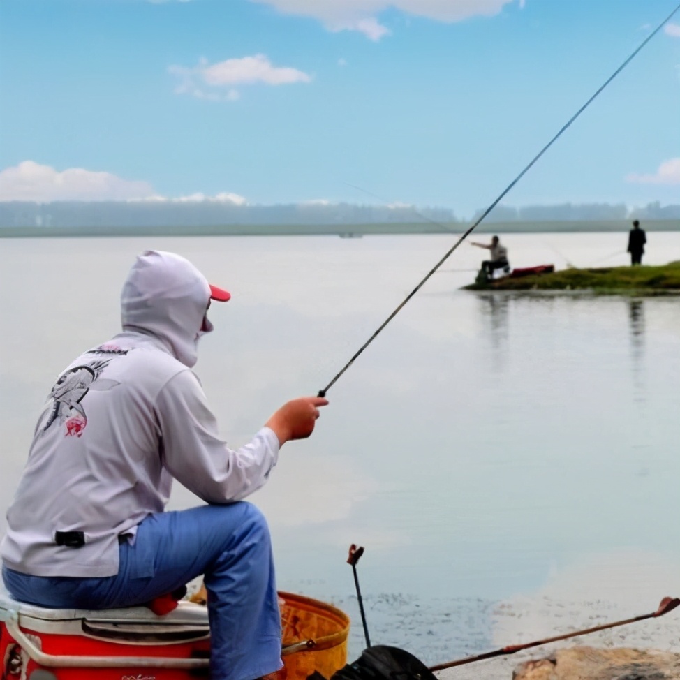 |老钓鱼人的春钓秘诀，一试就灵，不想连竿都不行——盛世三渔