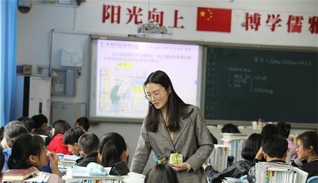 教师|中小学教师招聘迎来“大换血”,门槛创新高,本科生不再占优势