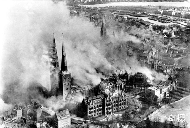 英國發現二戰大炸彈，直接城中引爆！750名專傢犧牲換來的經驗-圖5