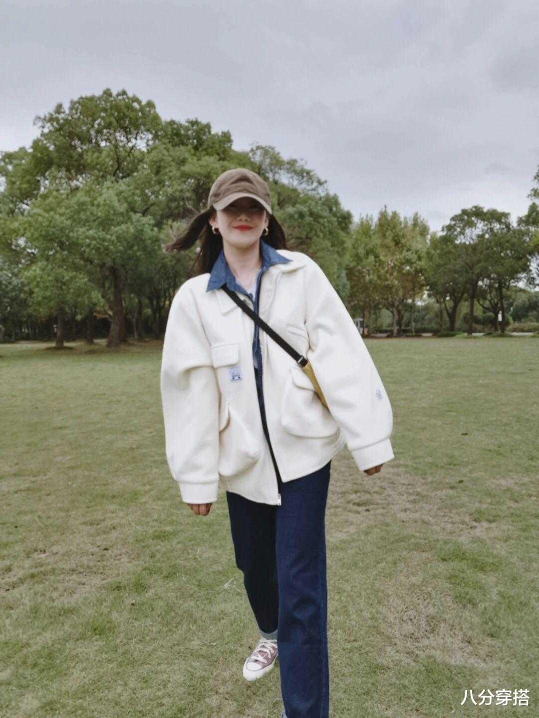 八分穿搭 秋冬厚外套怎么搭？加绒牛仔外套搭配紧身牛仔裤，保暖又洋气