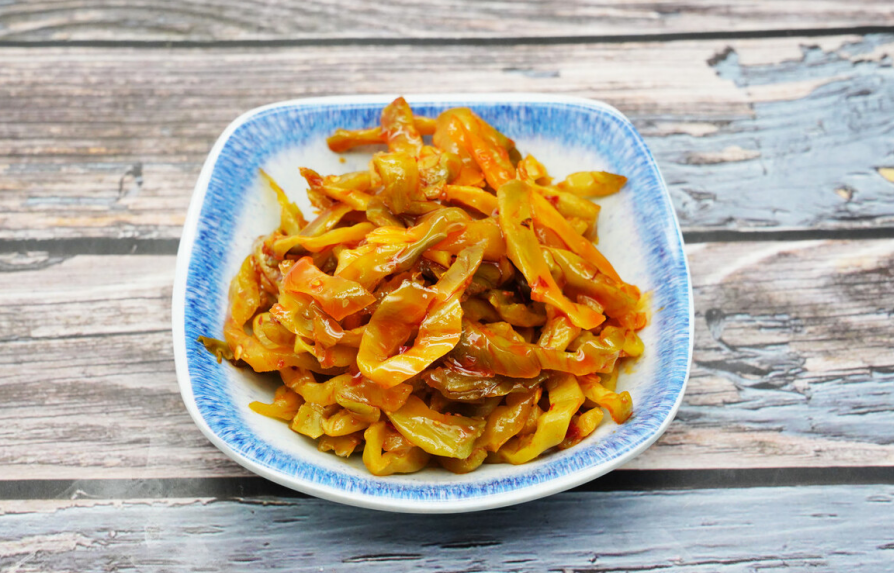 甲状腺癌|43岁男子喉咙疼，确诊甲状腺癌，化疗6次离世，医生怒吼：冰箱2物快扔