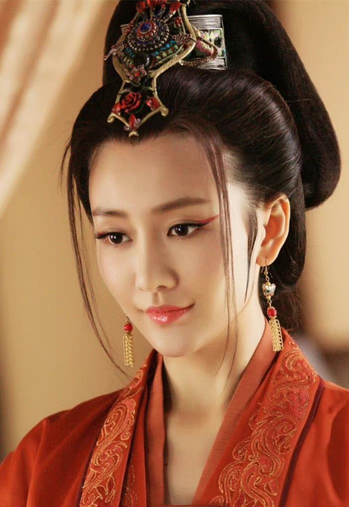 王鸥|王鸥又一狠剧来袭，看到搭档后，网友：又是冲着爆款来的