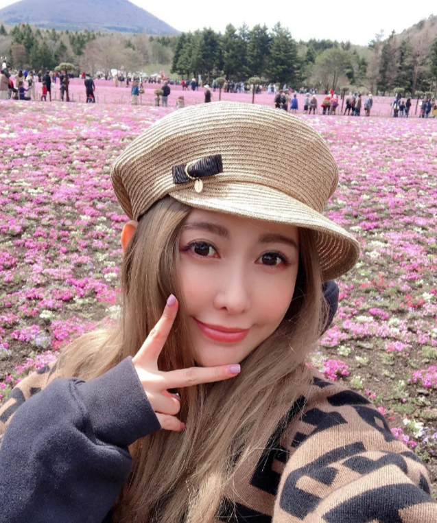 简恺乐|还记得周扬青锤的那位蝴蝶姐姐吗？她结婚了，男方身份很厉害