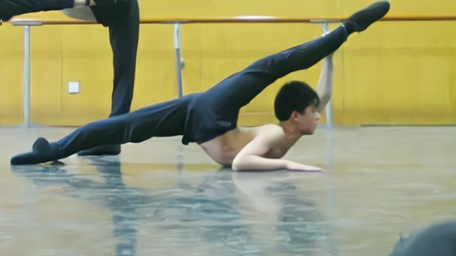 Hi家有小甜椒儿|宝藏男孩杨洋,曾和刘迦并称“军艺双子星”,他的实力是练出来的