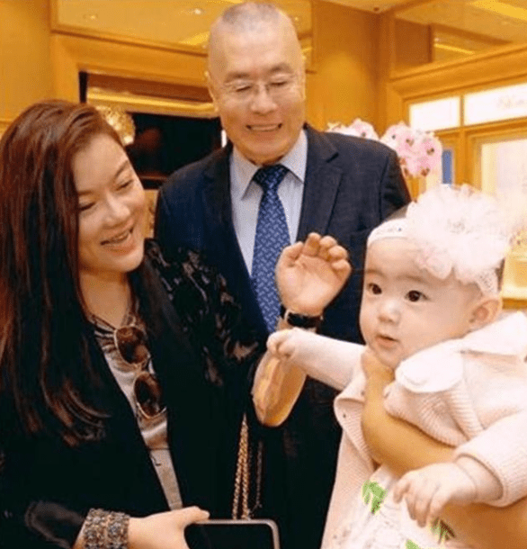 堂堂哥|刘诗昆为爱女准备5亿教育基金！82岁被曝想生二胎，娇妻小他36岁