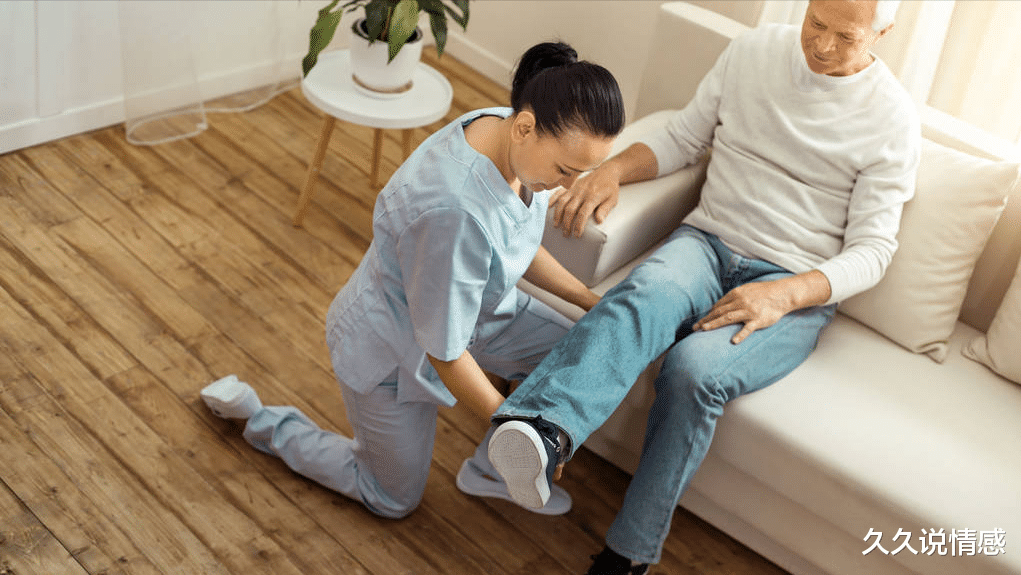 久久说情感|62岁雇主再婚42岁保姆才2个月就离了,雇主:太折腾人了,受不了