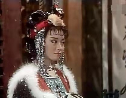 狄莺|61岁女星被曝拍戏压力大，肠胃溃烂肿胀，肚皮撑大像极怀孕