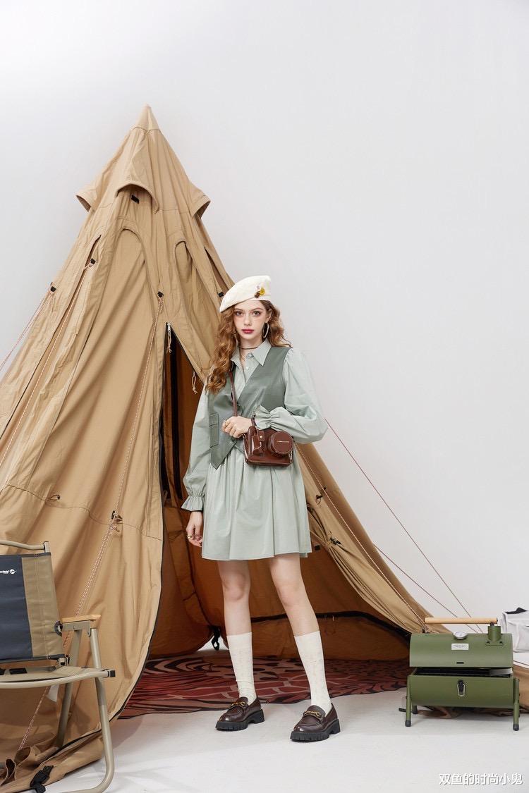 双鱼的时尚小鬼|初秋穿搭,清爽时尚减龄通勤学生党穿搭,气质显白,百搭又减龄