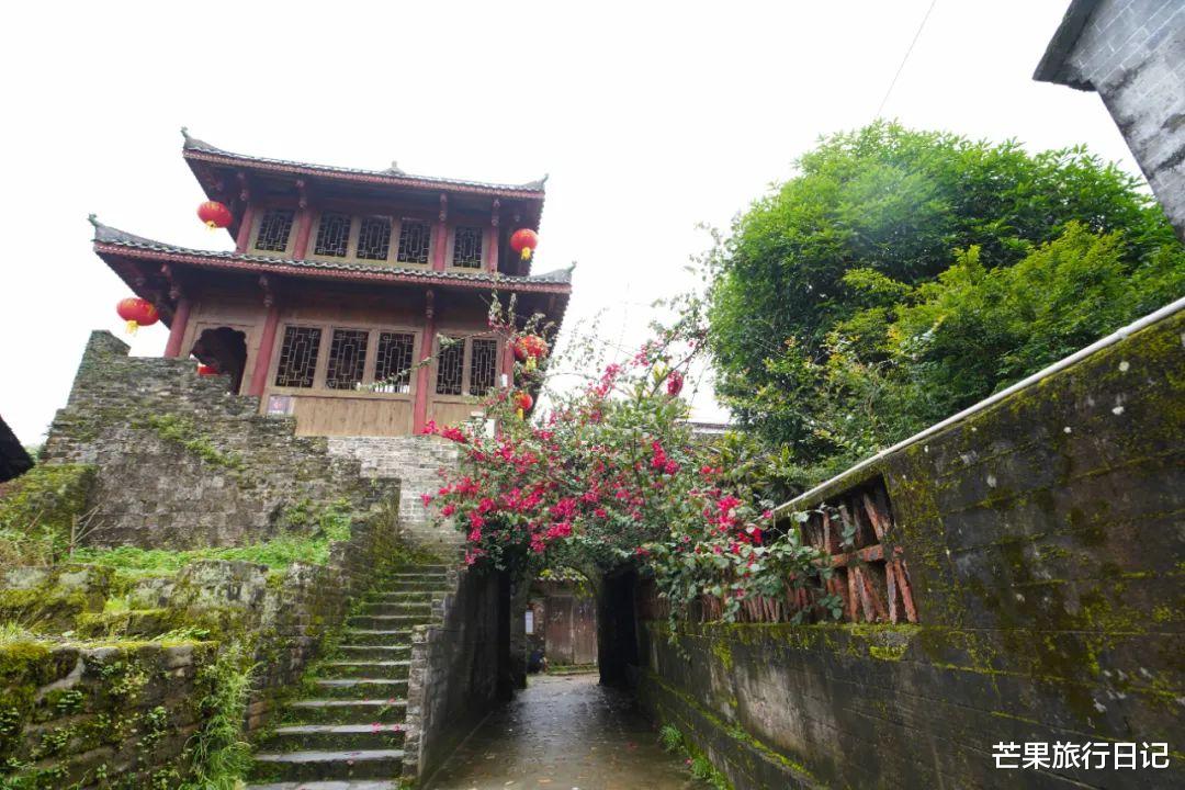 碼頭 中國唯一水上古城，400年來只能乘船出入，風景秀麗如世外桃源