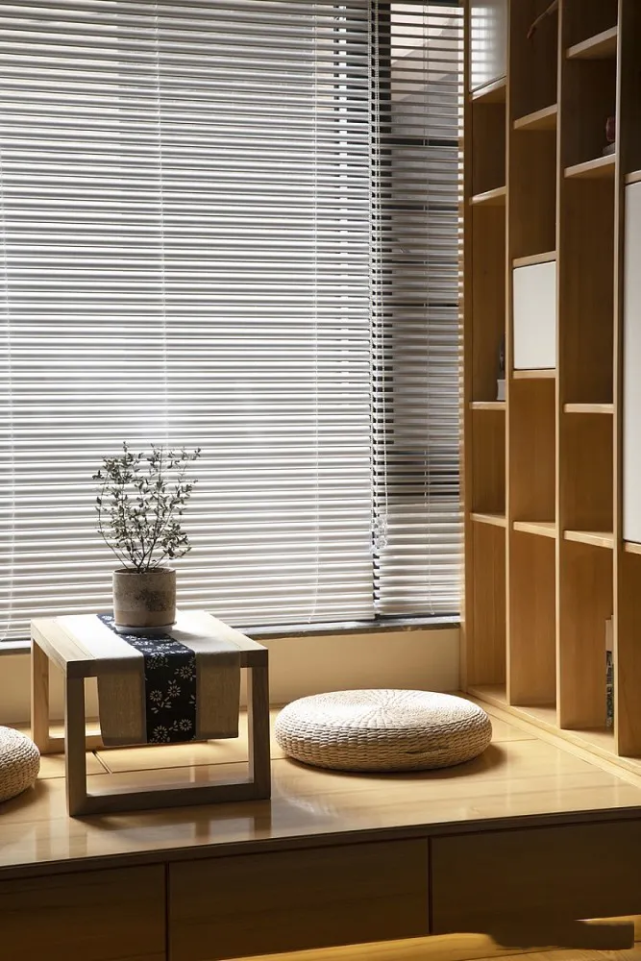 41㎡老破小逆袭，阳台加高装地台，茶室和书房都有了