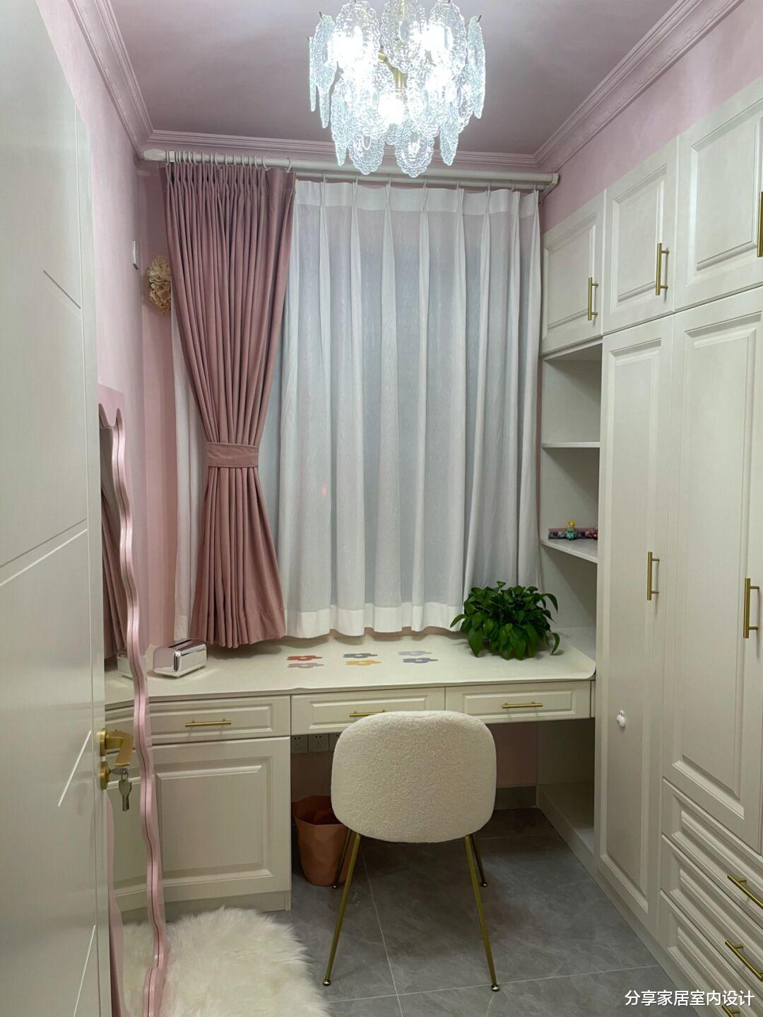 在上海首套新房,装修五个月完工,慢慢搭配进来,很有家的感觉!