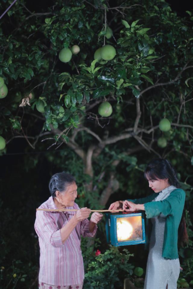 李子柒|李子柒刷新吉尼斯纪录，穿旗袍与证书合影，向全世界展示东方美