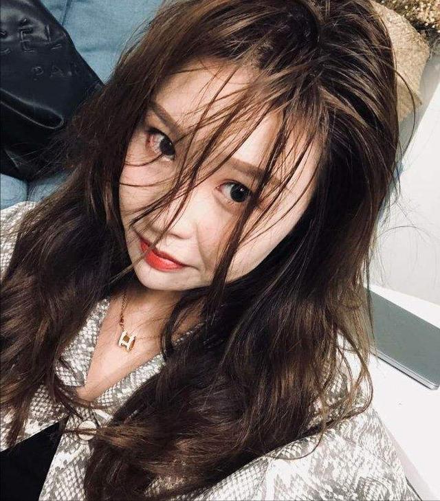短发 你的洗发水上“黑名单”了吗？价格贵还鸡肋，头发干枯是有原因的