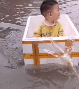 福林妈咪|河南各地暴雨有多大？中原孩子在家看海！家里有娃这几件事要警惕