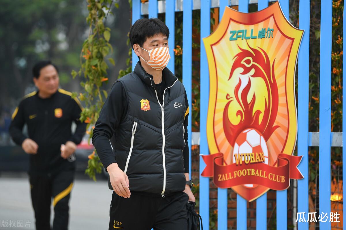 中超|30万年薪还怎么活？中超球员集体哭穷