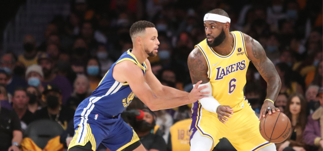 嘟小薯 爆冷！5虎将80+31，勇士逆转湖人！库里3双，詹眉67+22，威少8分