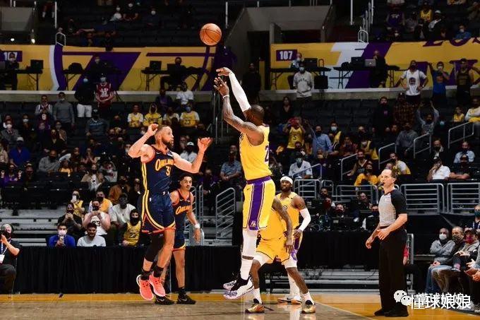 勒布朗·詹姆斯|绝命3分!被激怒的詹姆斯真恐怖,格林你活该