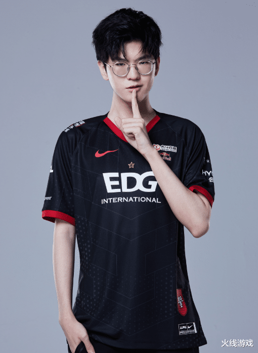 edg战队|这就是冠军的排面!EDG新赛季赞助商多达13个,队服都装不下了