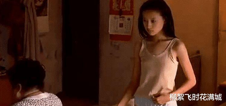 董洁|被称为国民女神，董洁19年前有多能撩？网友：牺牲还挺大