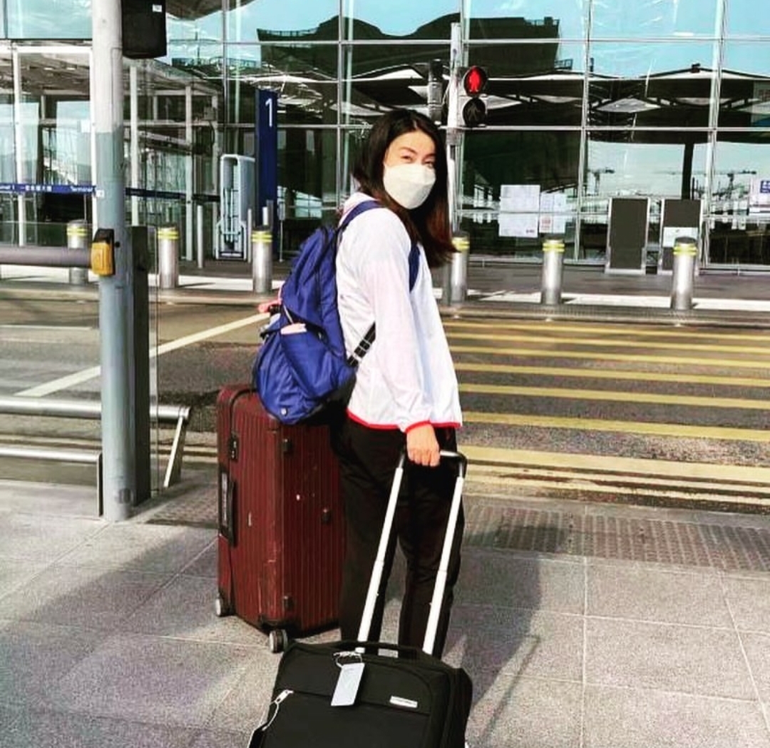 霍启刚|霍启刚携子看奥运,儿子为自己做解说,照顾三个小孩变超级奶爸